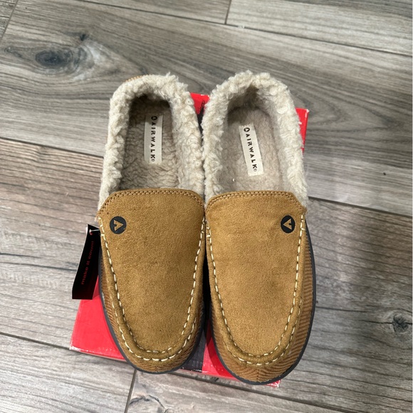 Airwalk Other - Mens Airwalk slippers 9 NWT